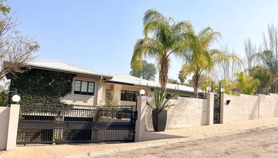 5 Bedroom Property for Sale in Keidebees Northern Cape